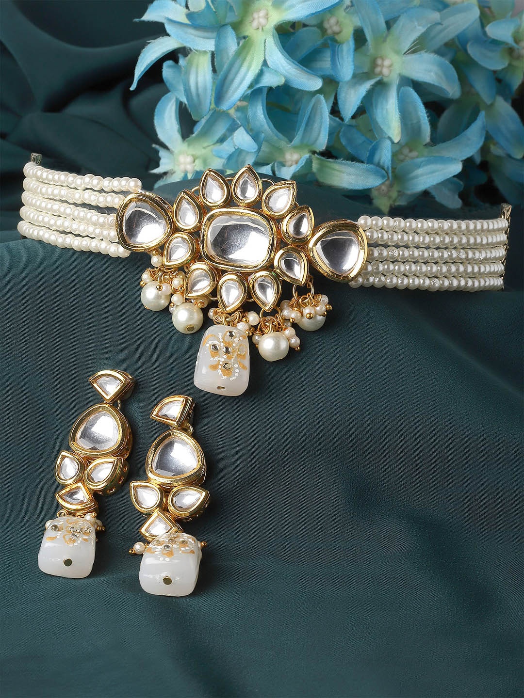 

KARATCART Gold-Plated Cream Artificial Beaded Polki Kundan-Studded Jewellery Set