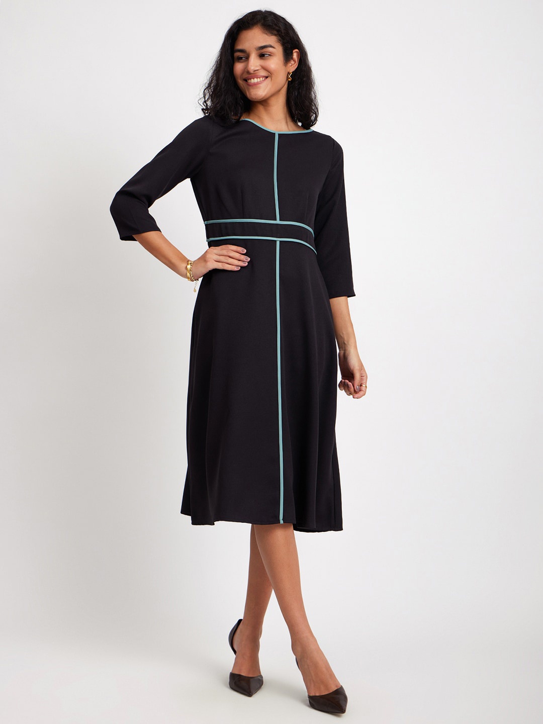 

FableStreet Round Neck Regular sleeves A-Line Dress, Black