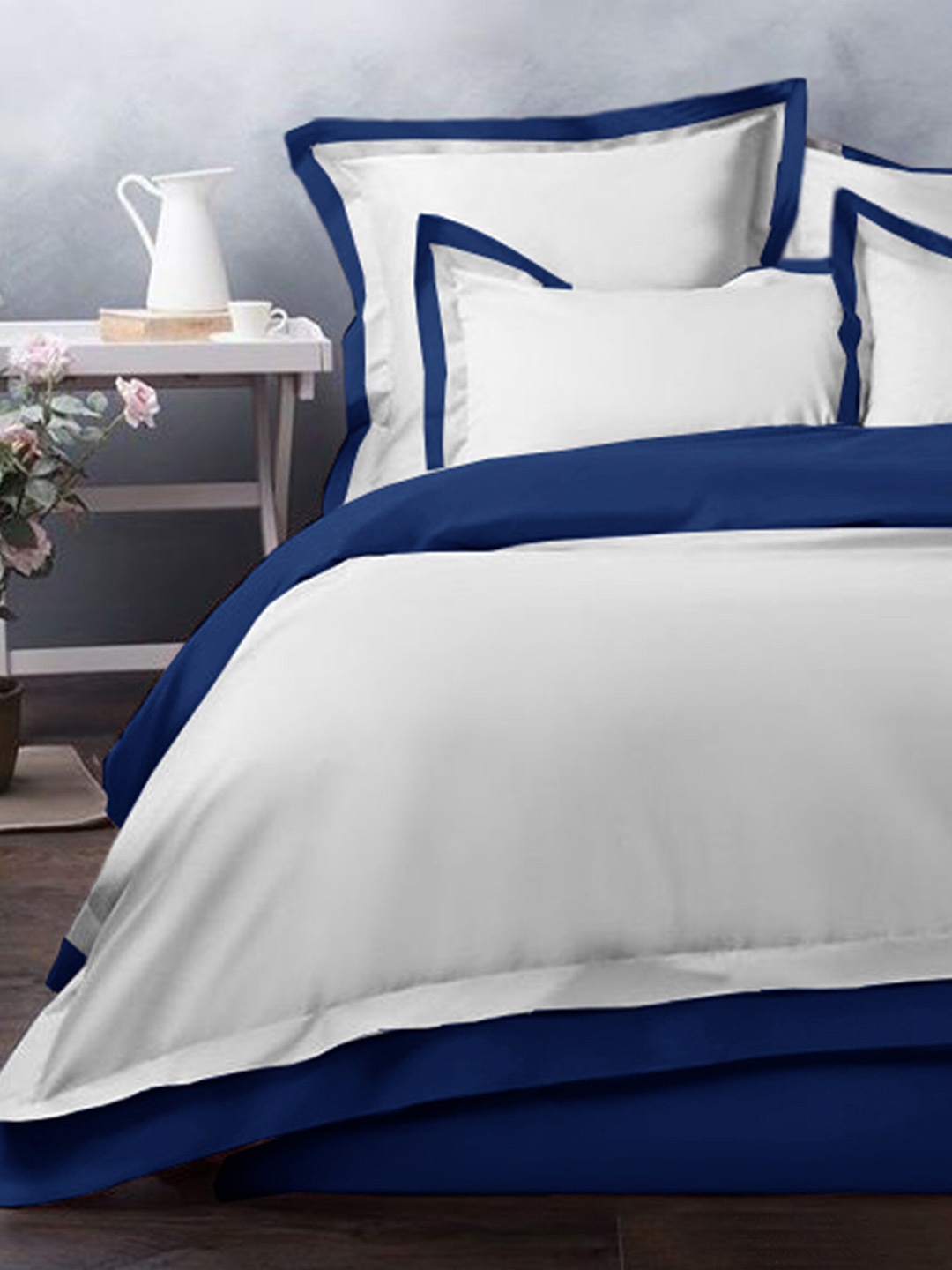 

THE WHITE MOSS White & Blue Microfiber AC Room 150 GSM Double Bed Comforter