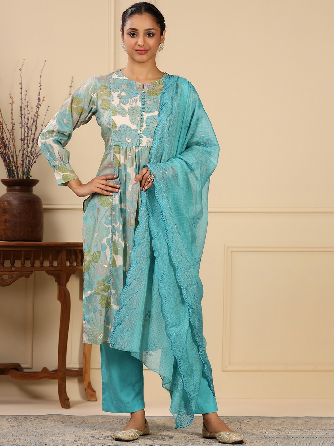 

EtnicaWear Floral Printed Regular Pure Silk Kurta & Trousers With Dupatta, Cream