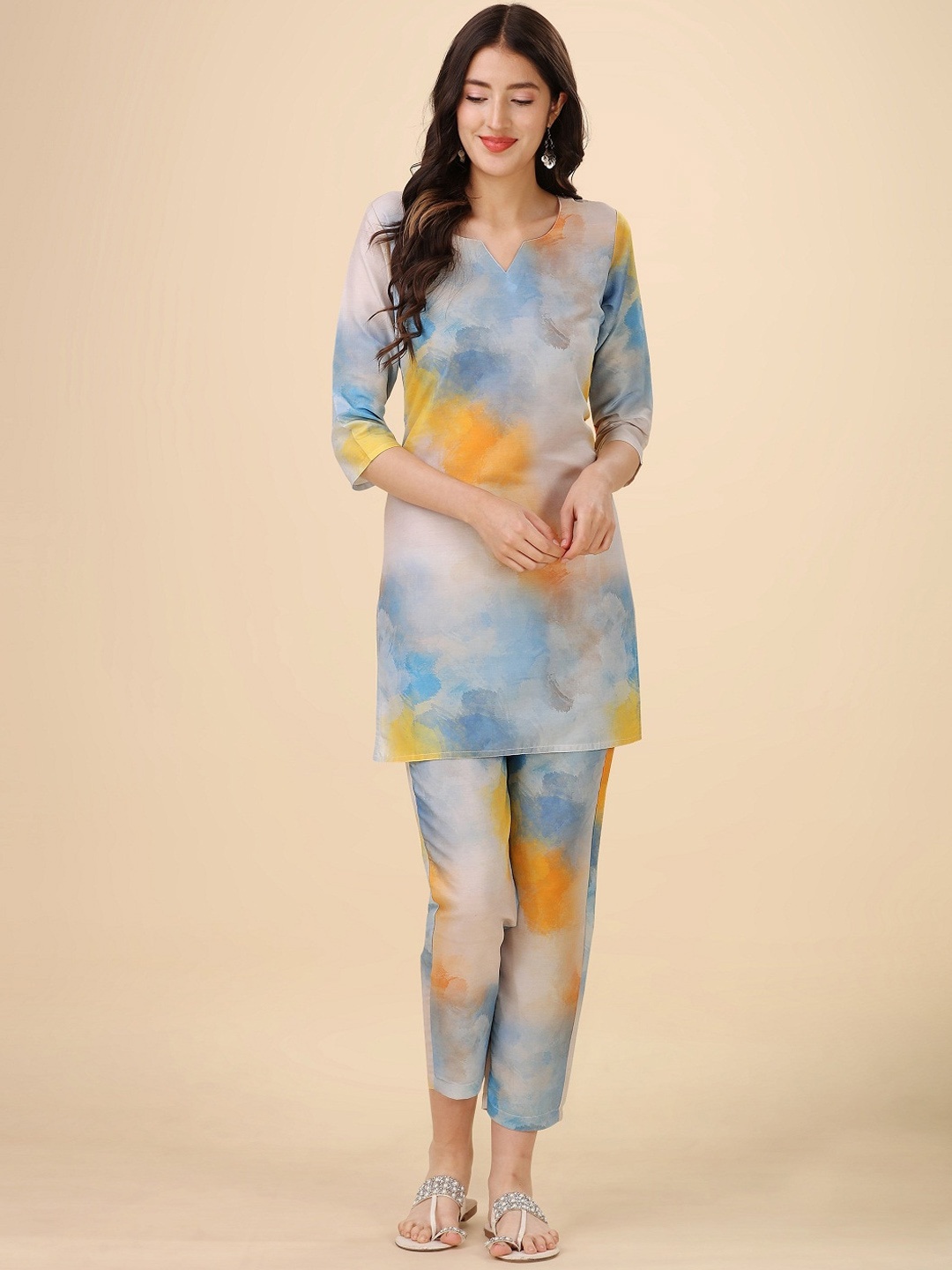 

Hinayat Fashion Dyed Regular Kurta With Trousers, Blue