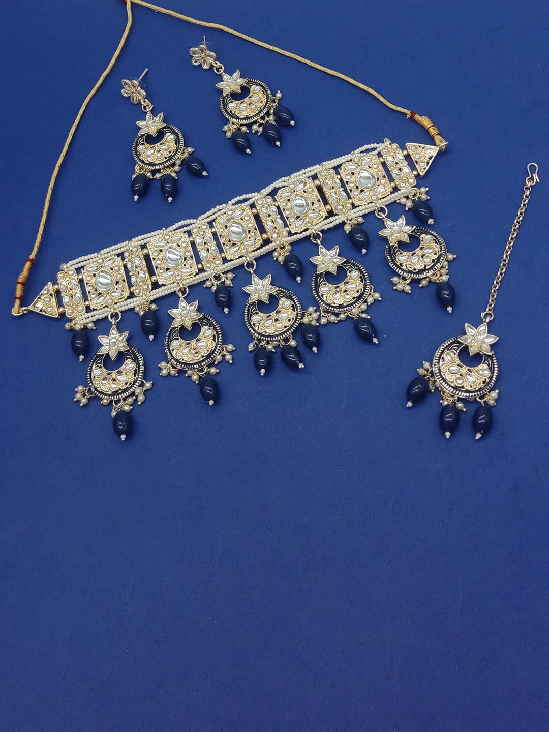 

AASHISH IMITATION Gold-Plated Kundan-Studded & Beaded Jewellery Set