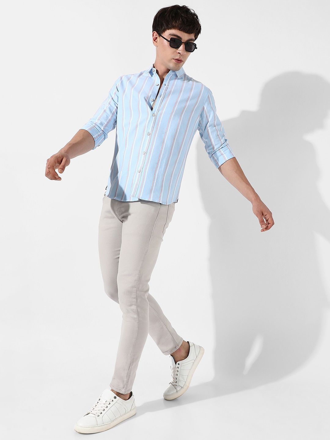 

Campus Sutra Classic Fit Vertical Striped Cotton Shirt, Blue