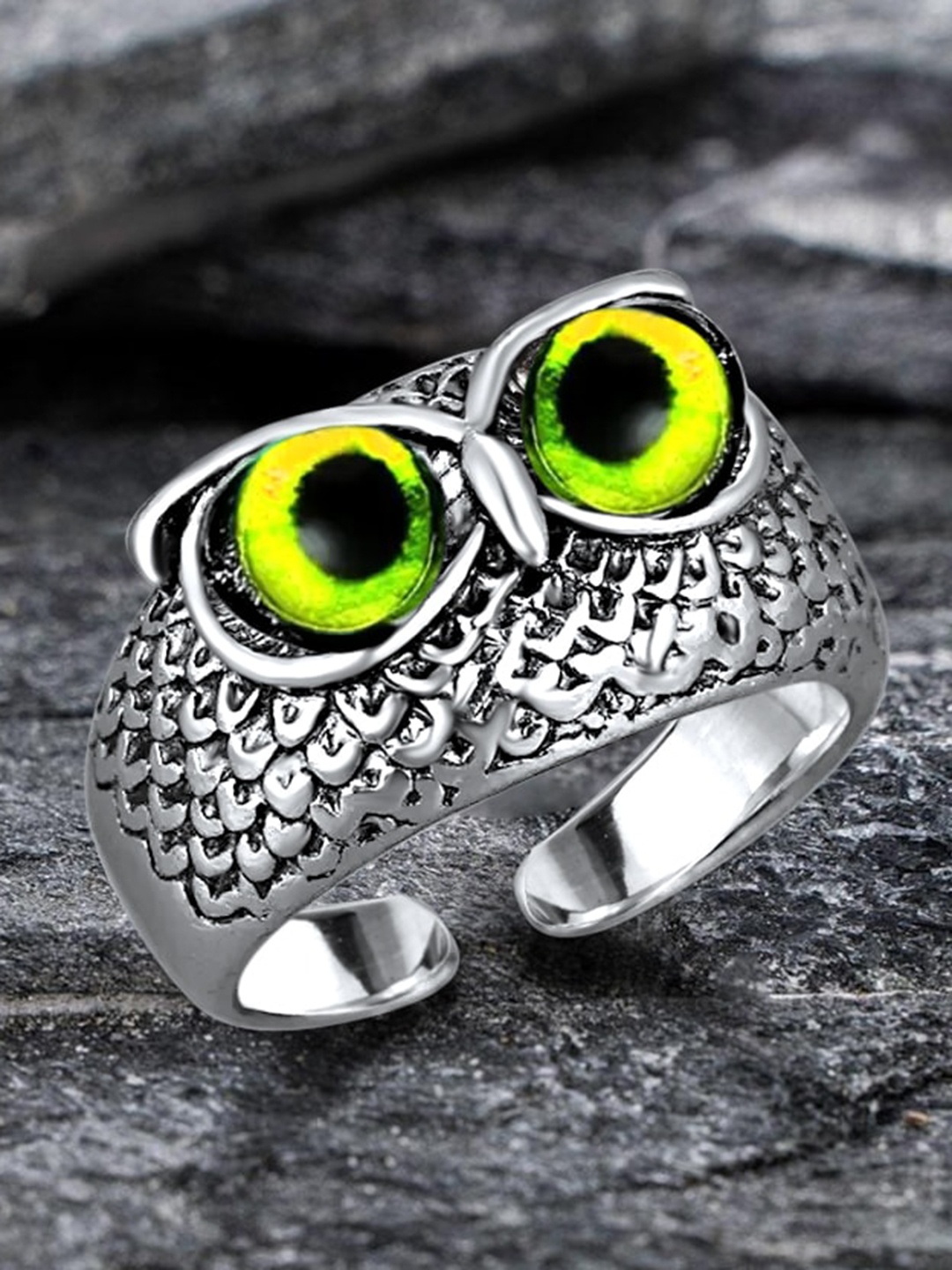 

MEENAZ Men Silver-Plated Owl Eye Textured Ring