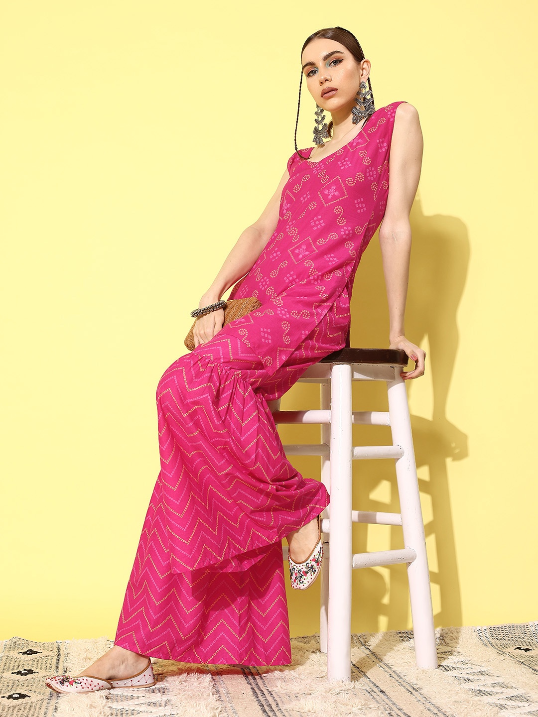 

InWeave Bandhani Printed Fusion Kurta with Trousers, Fuchsia