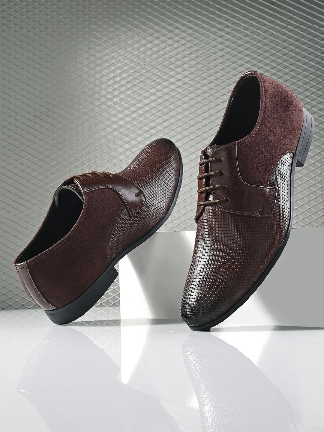 

House of Pataudi Men Textured Formal Derbys, Brown