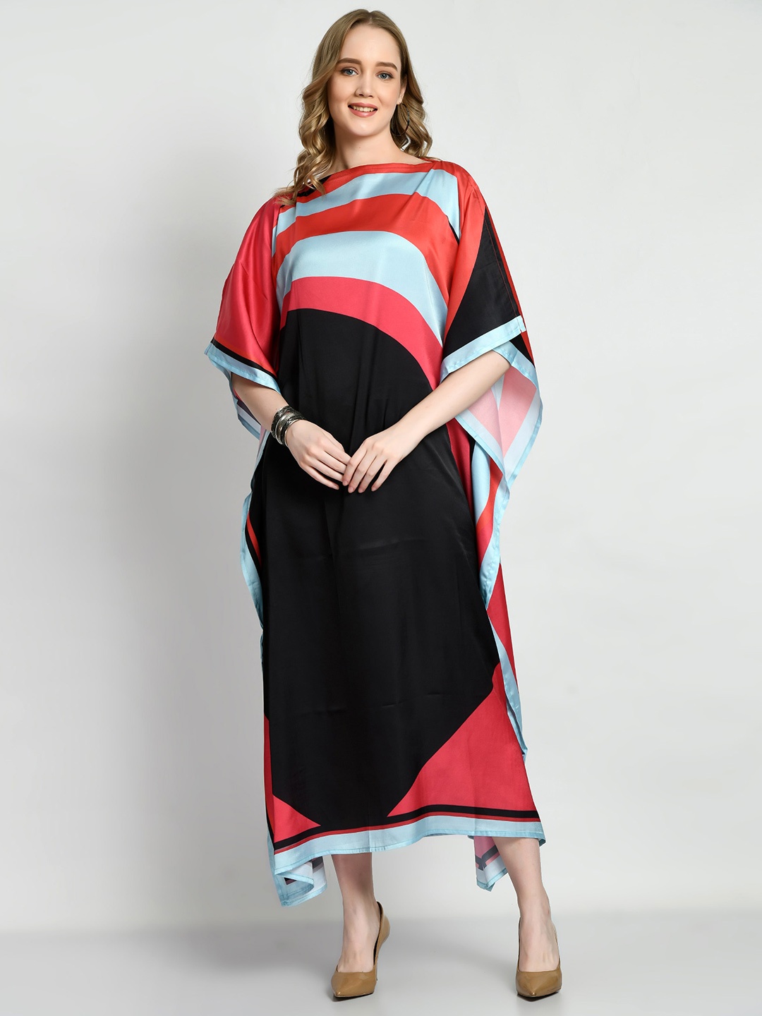 

Navvi Colourblocked Round Neck Extended Sleeves Satin Kaftan Dress, Black