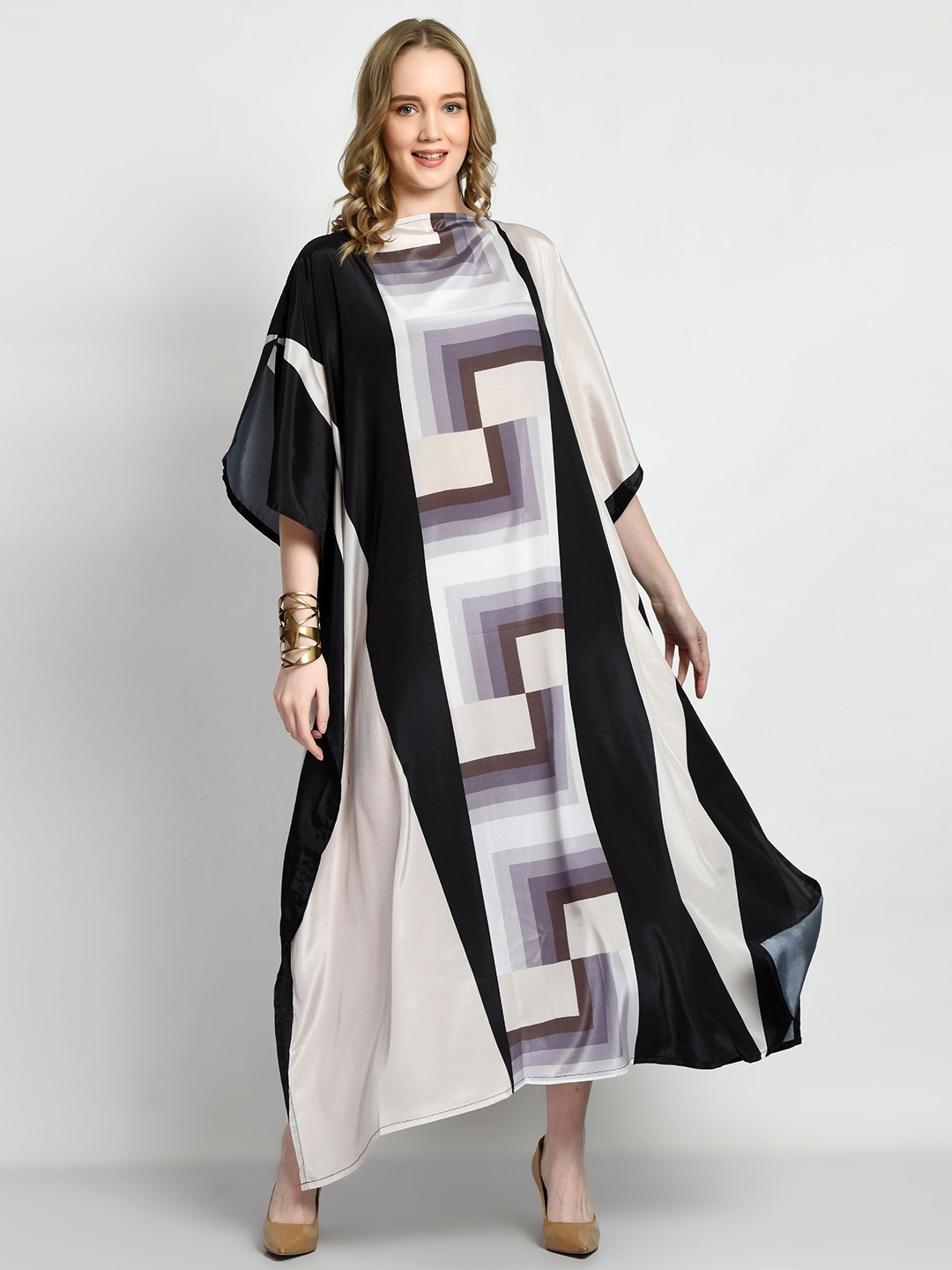 

Navvi Geometric Printed Round Neck Extended Sleeves Kaftan Dress, Black