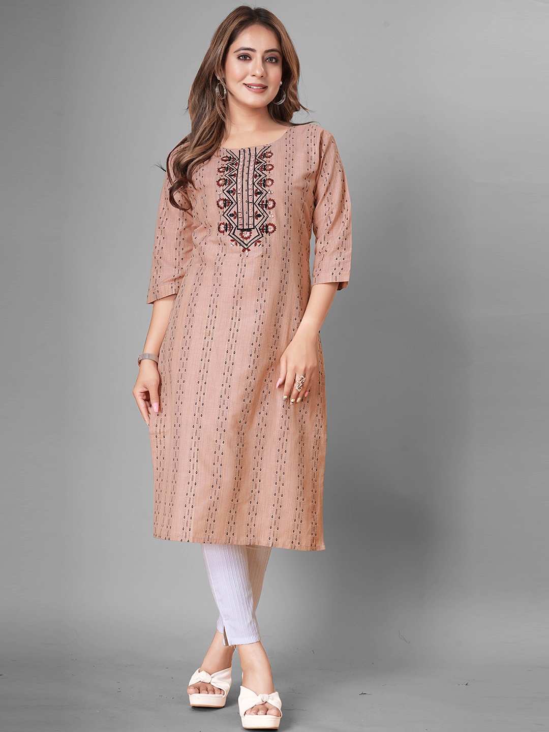 

WEAVETECH IMPEX Ethnic Printed Embroidered A-line Kurta, Peach