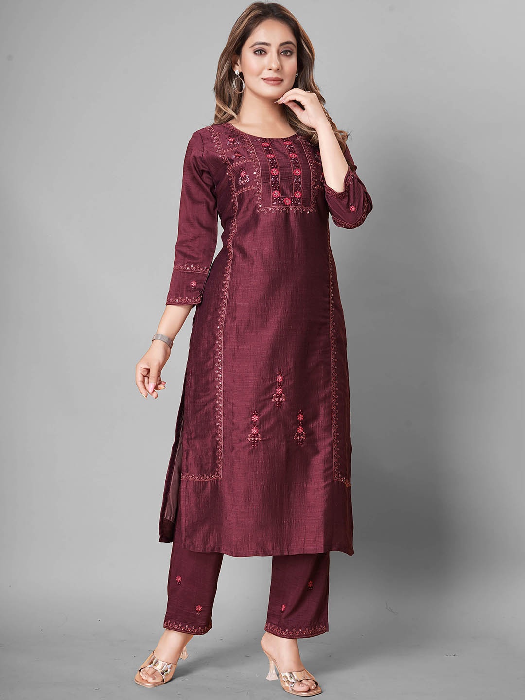 

WEAVETECH IMPEX Ethnic Motifs Embroidered Kurta With Trousers, Purple
