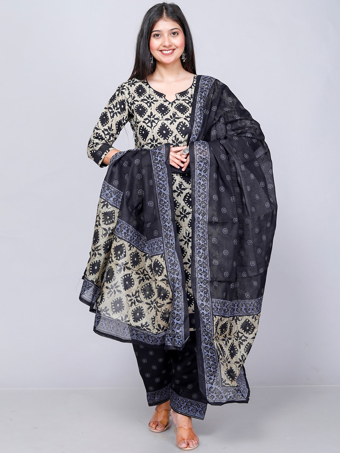 

Jevi Prints Ethnic Motifs Printed Regular Pure Cotton Kurta with Patiala & Dupatta, Beige