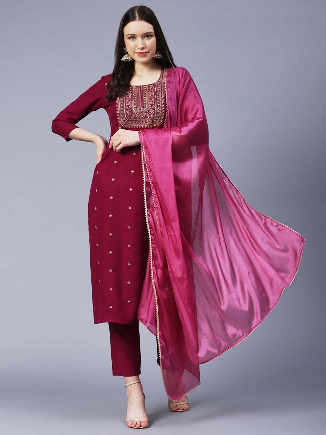 

PERFECTBLUE Floral Embellished Thread Work Detail Kurta & Trousers With Dupatta, Burgundy