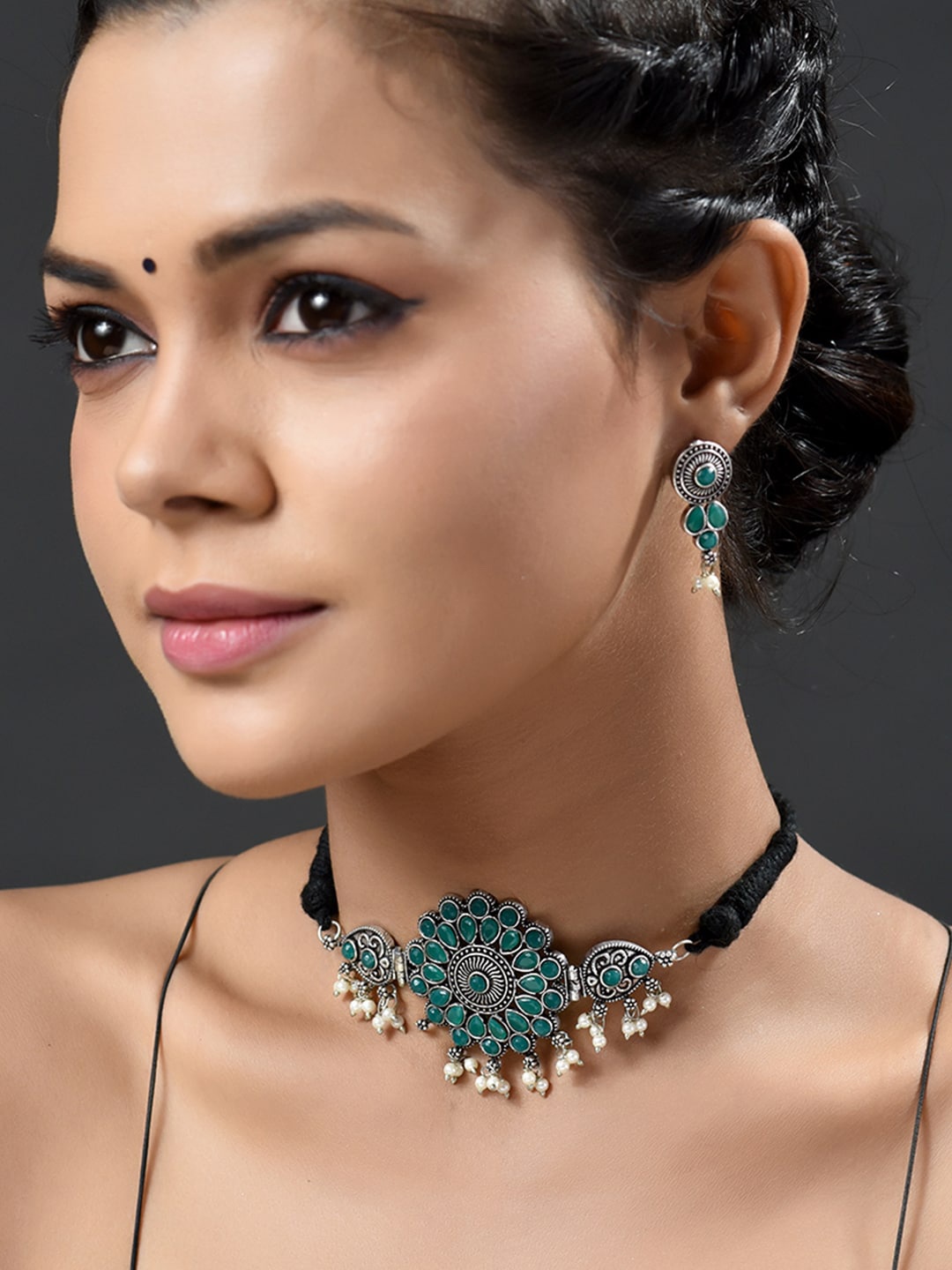 

phuljhadi Silver-Plated Stone-Studded & Beaded Jewellery Set