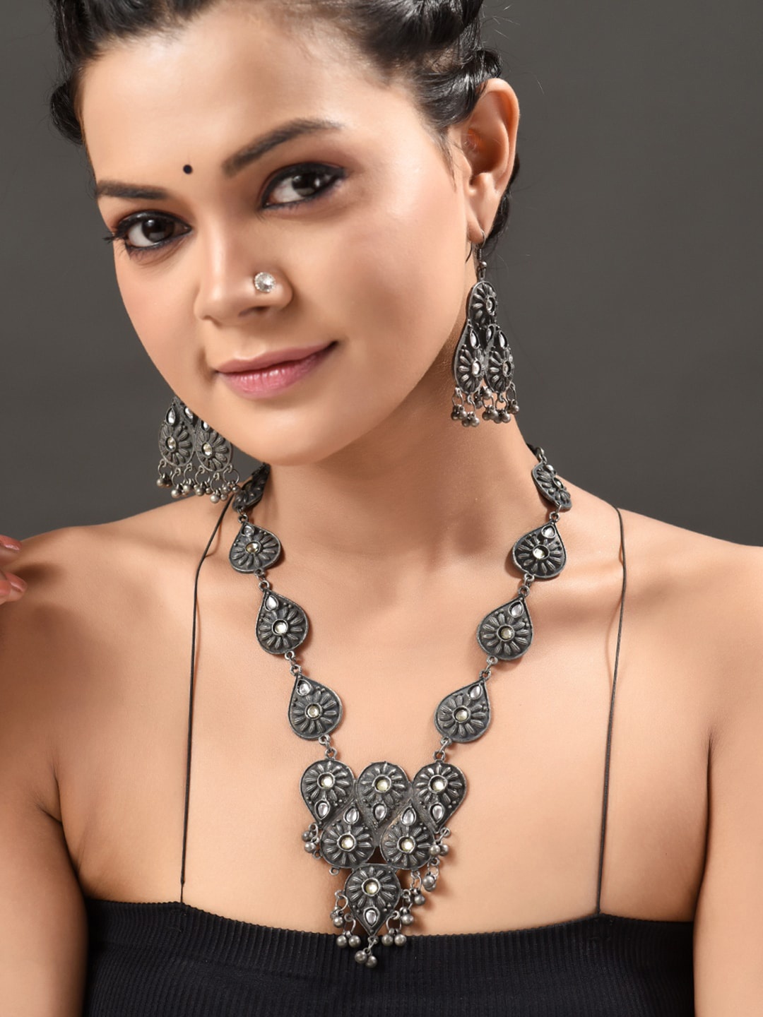 

phuljhadi Oxidised Silver Plated & Stone Studded Jewellery Set