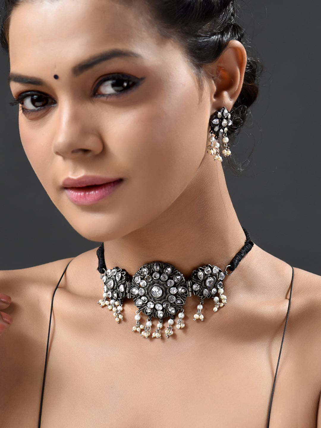 

phuljhadi Silver-Plated Stone-Studded & Beaded Jewellery Set