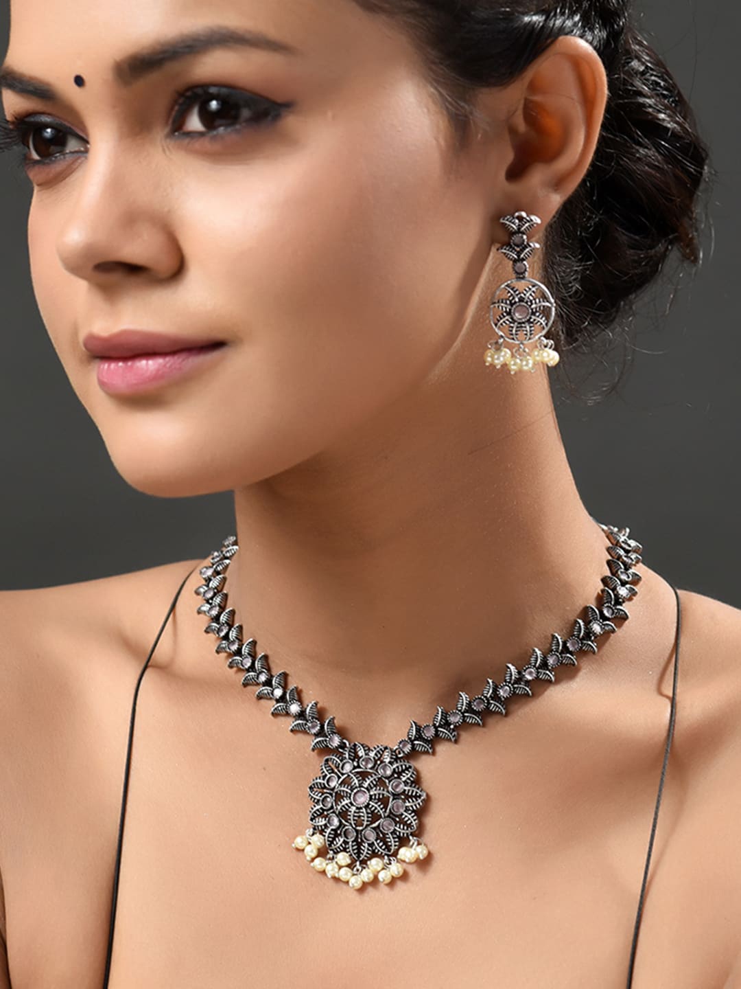 

phuljhadi Silver-Plated Stones-Studded & Beaded Jewellery Set