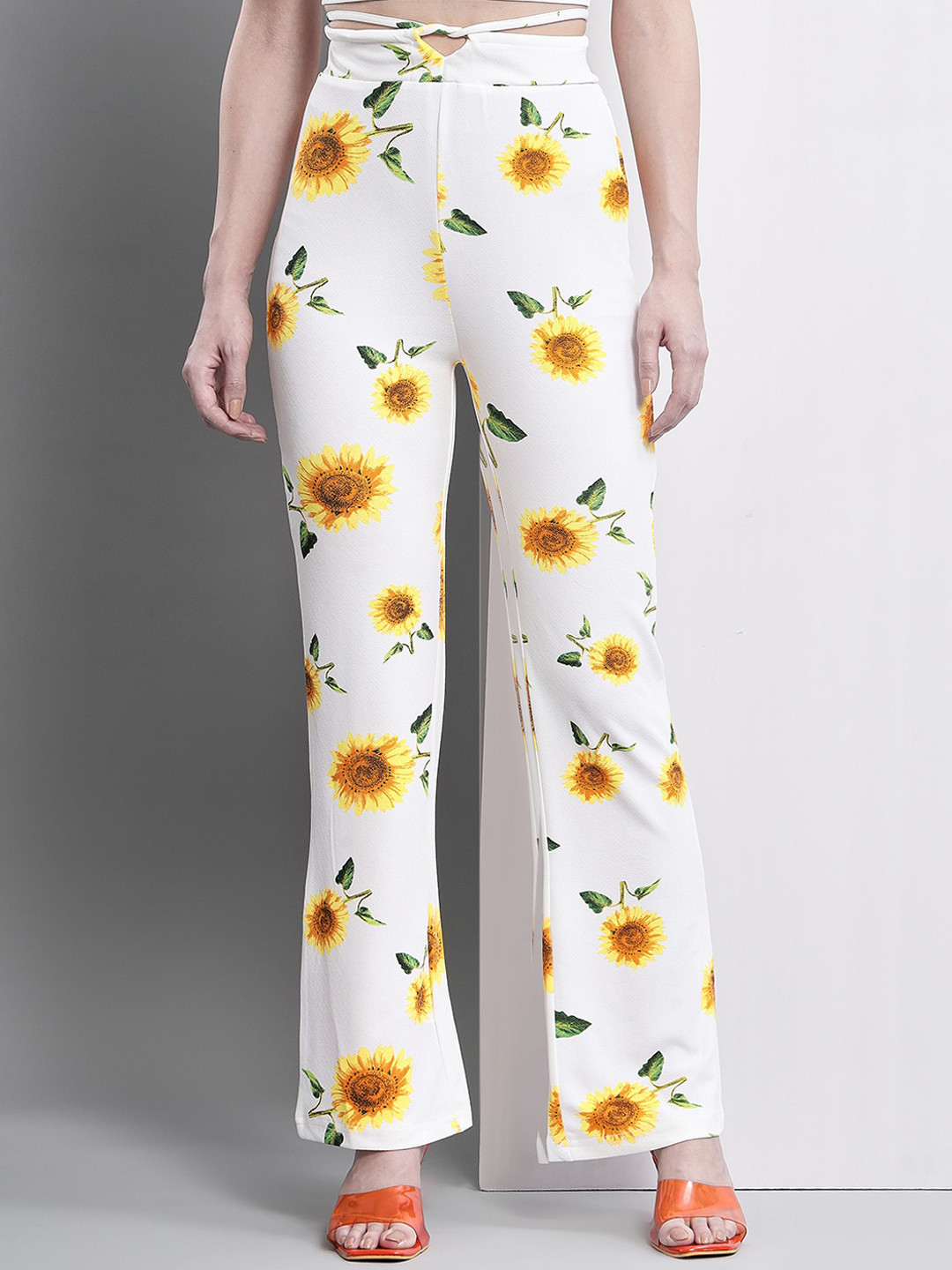 

BAESD Women Floral Printed Relaxed Trousers, White