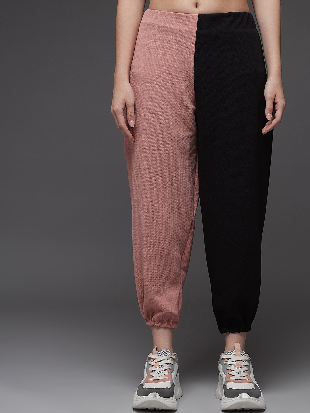 

BAESD Women Colourblocked Relaxed Joggers Trousers, Black
