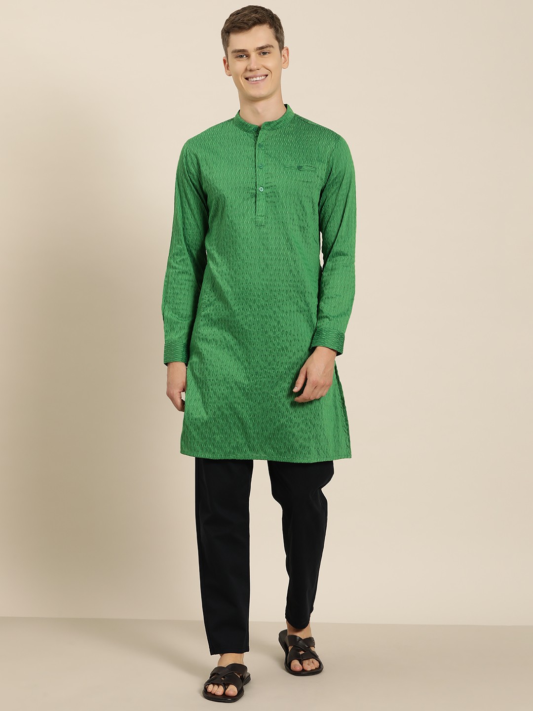 

HERE&NOW Men Woven Design Mandarin Collar Kurta, Green