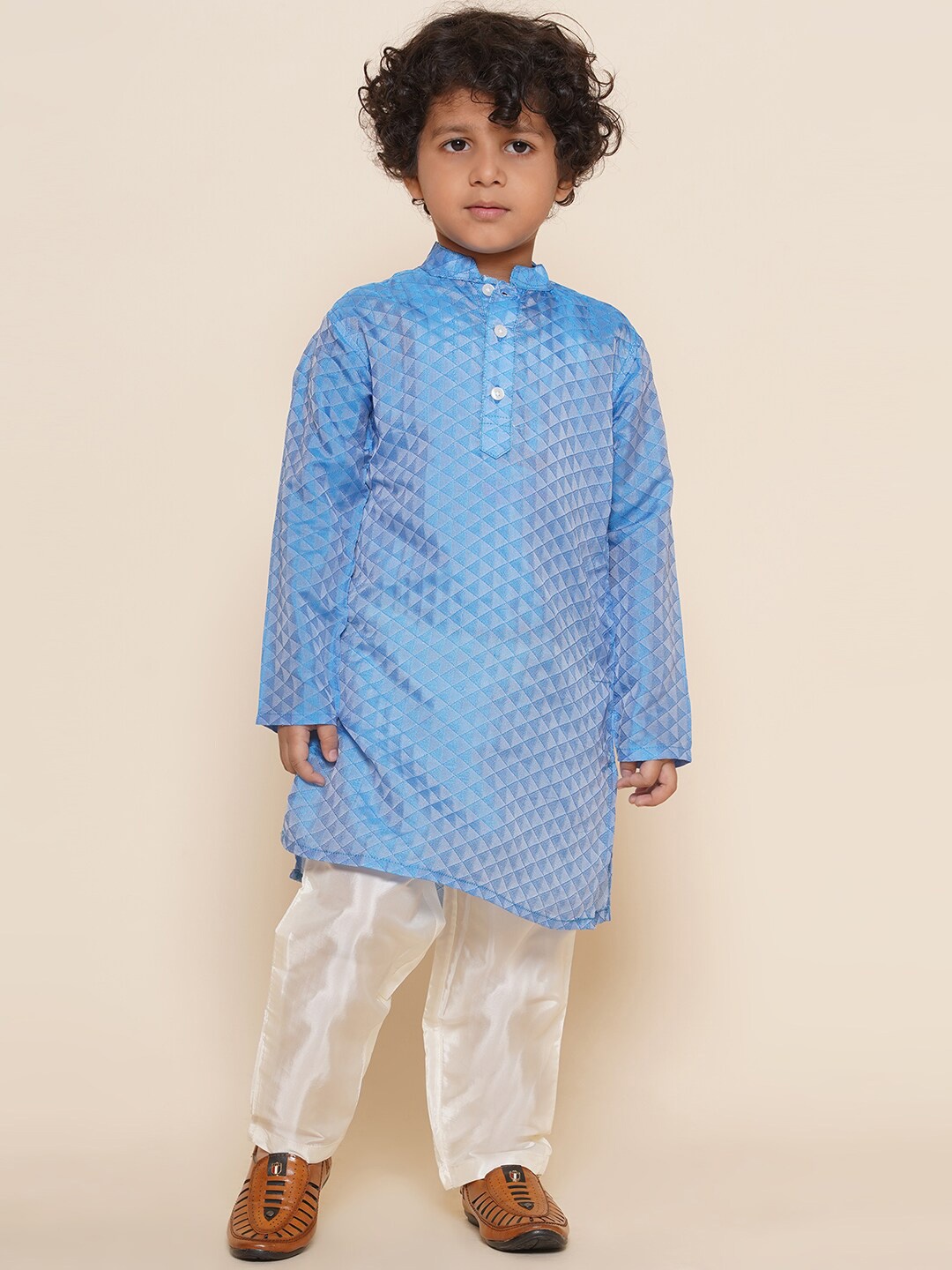 

Sethukrishna Boys Geometric Woven Design Mandarin Collar Kurta With Pyjamas, Blue