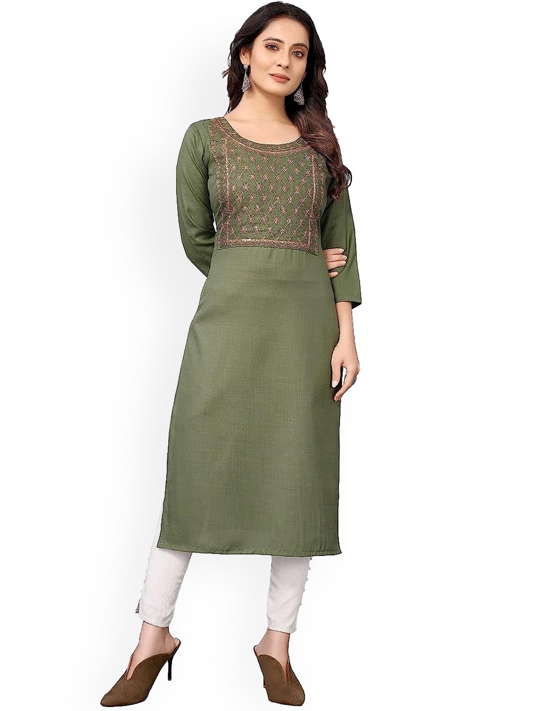 

PERFECTBLUE Floral Yoke Design Sequinned Detail Regular Kurta with Trousers, Olive