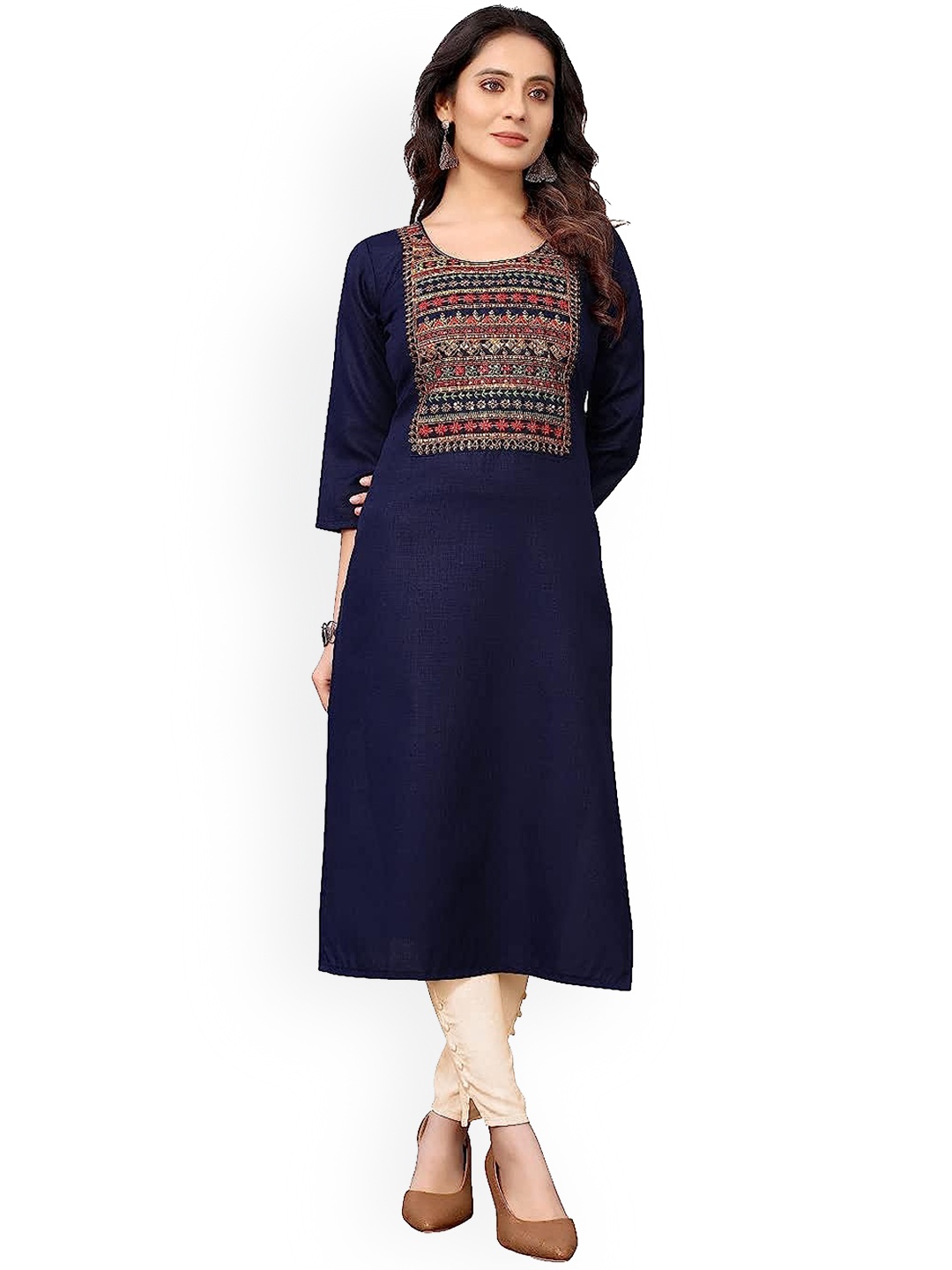 

PERFECTBLUE Floral Yoke Design Thread Work Detail Regular Kurta with Trousers, Navy blue