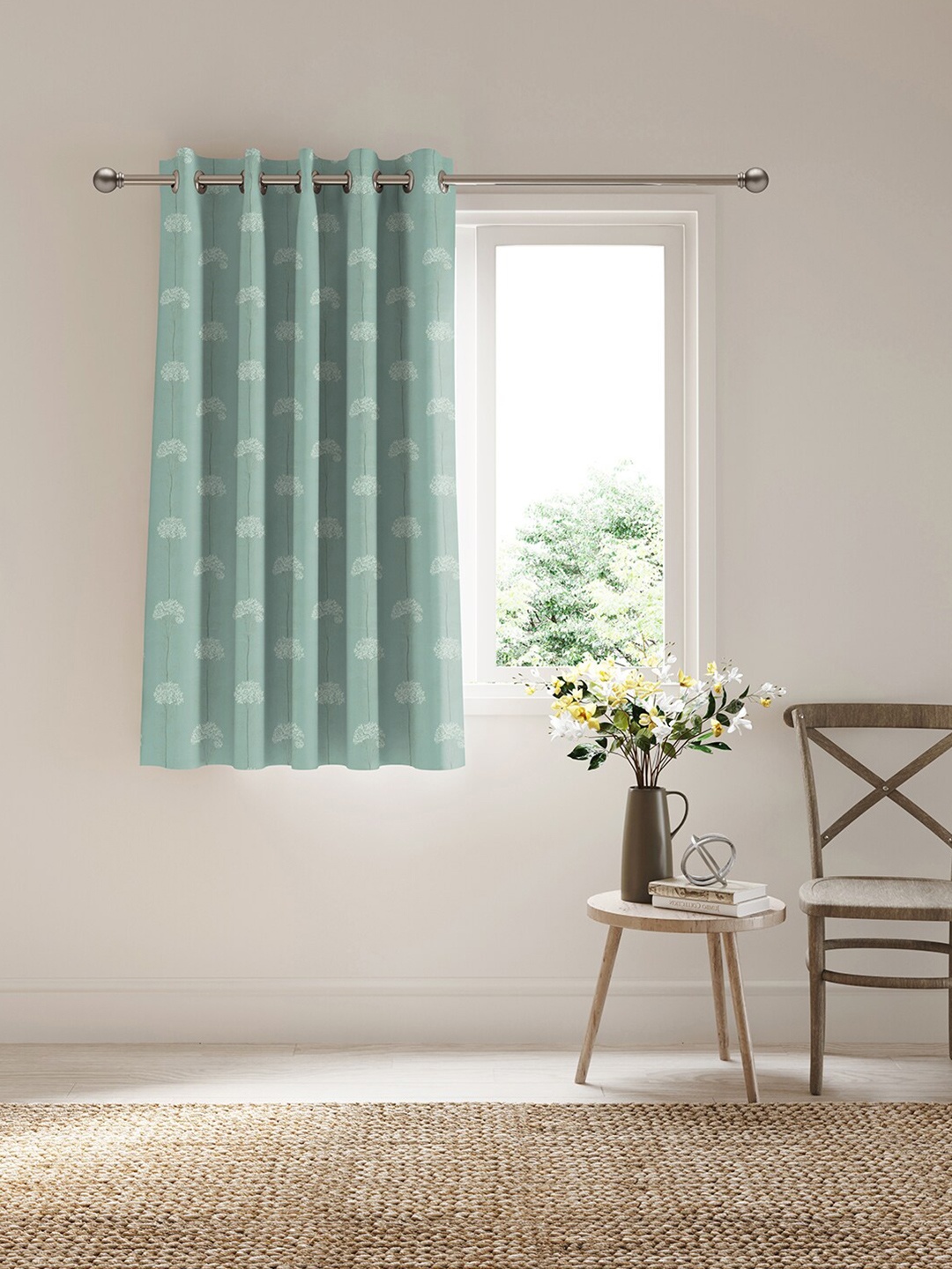 

DDecor Green & White Floral Room Darkening Window Curtain
