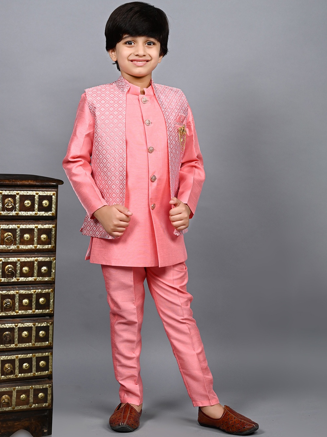 

ahhaaaa Boys Embroidered Sherwani Set, Pink