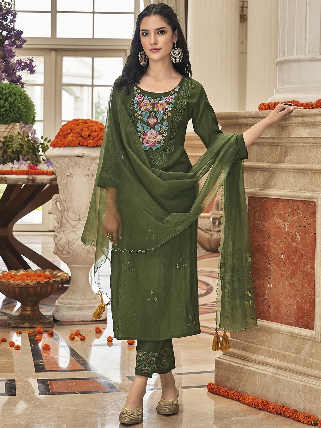 

Indo Era Beads Embroidered Regular Kurta with Trousers & Dupatta, Green
