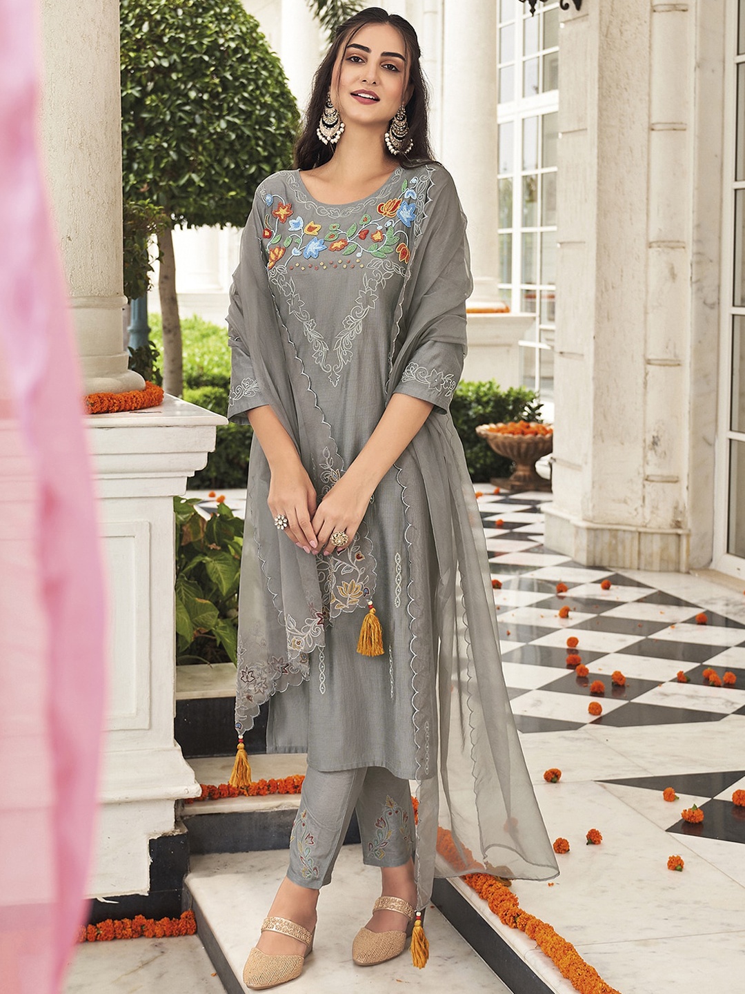 

Indo Era Beads Embroidered Bell Sleeves Regular Kurta with Trousers & Dupatta, Grey