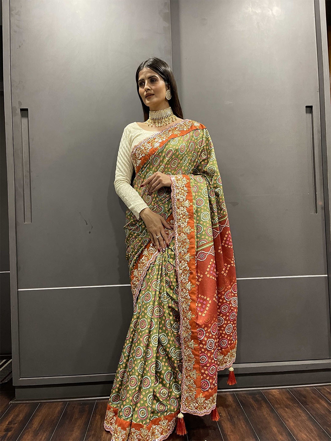

Mitera Bandhani Printed Patola Saree, Green