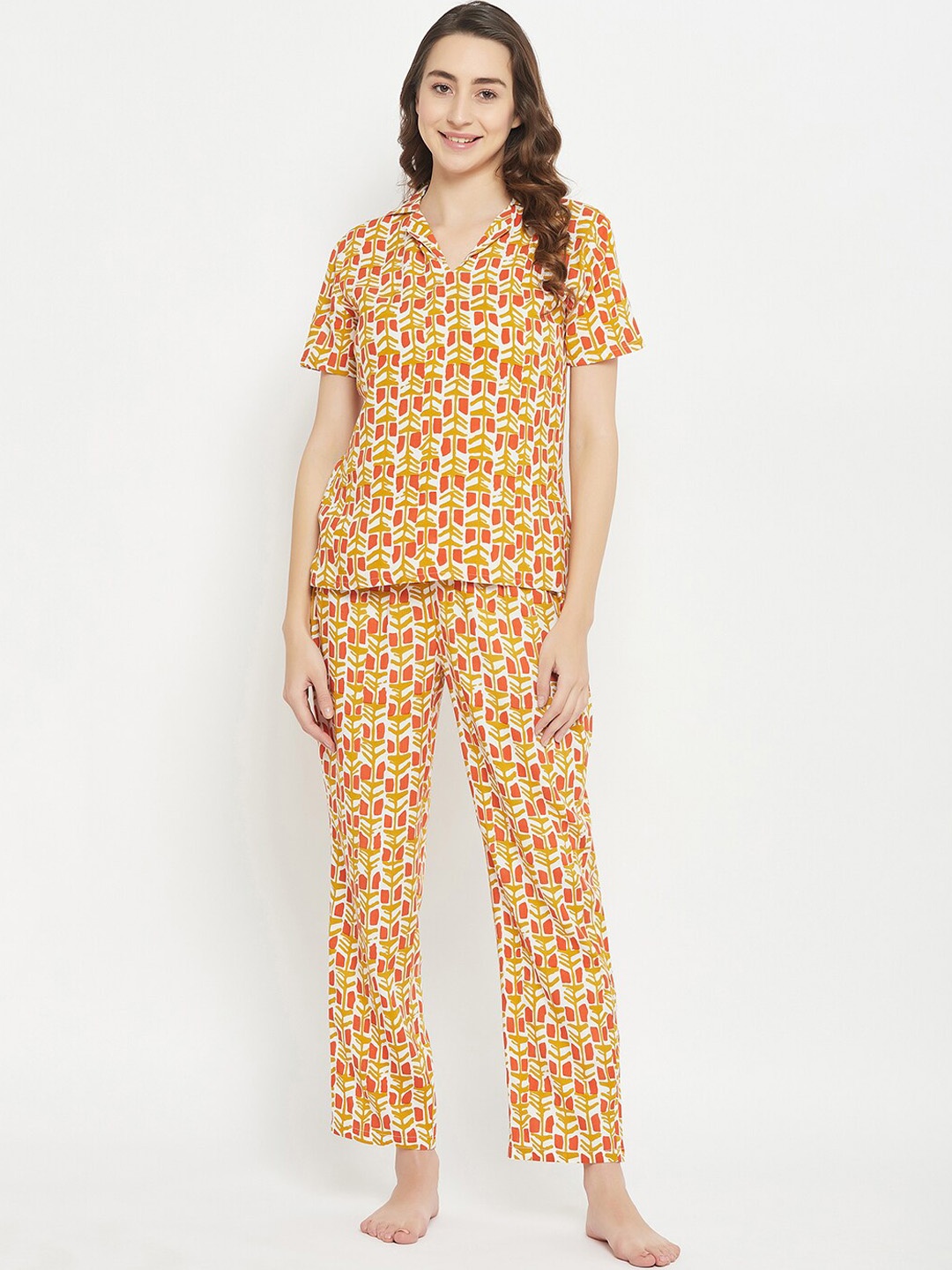 

Clovia White & Red Geometric Printed Night suit