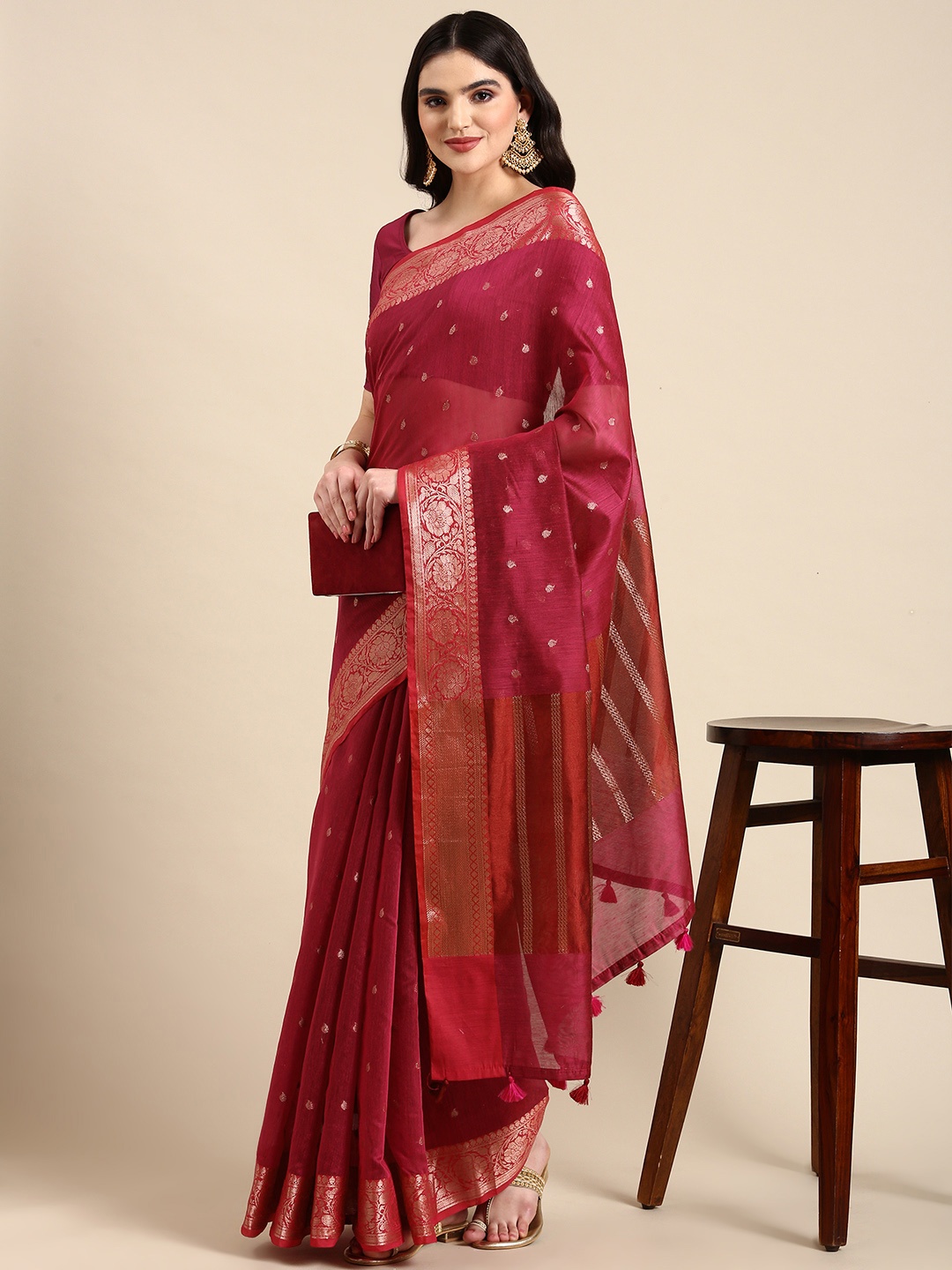 

Rani Saahiba Ethnic Motifs Woven Design Zari Banarasi Saree, Magenta