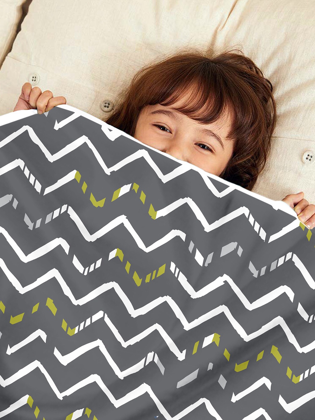 

Divine Casa Kids Grey Printed Reversible Microfiber AC Room 120 GSM Single Bed Dohar