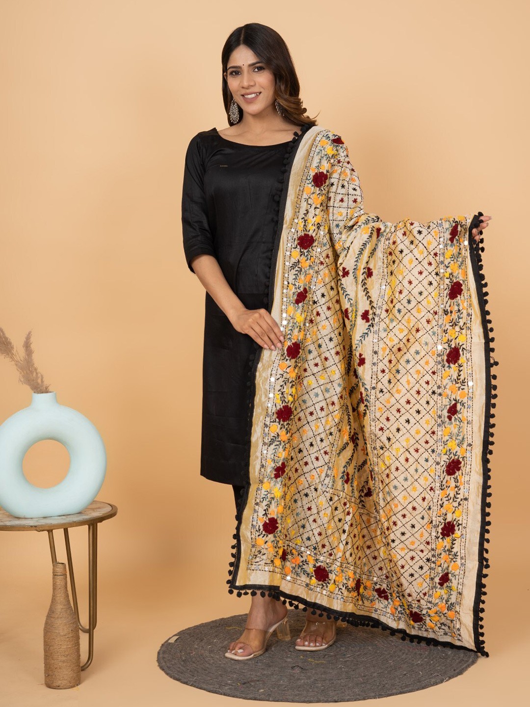 

KALINI Phulkari Embroidered Bagh Dupatta, Cream