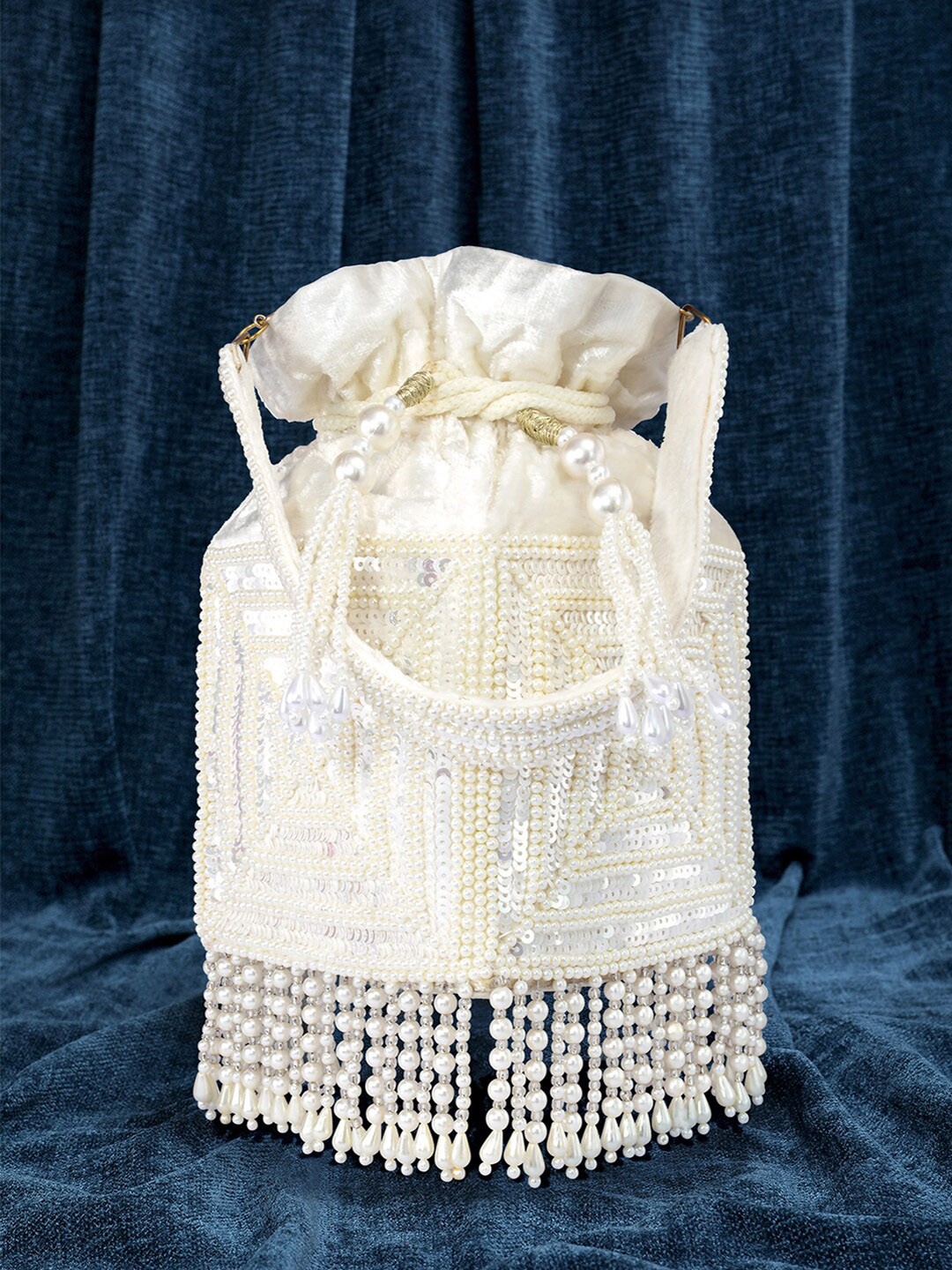

Peora Embellished Potli, White