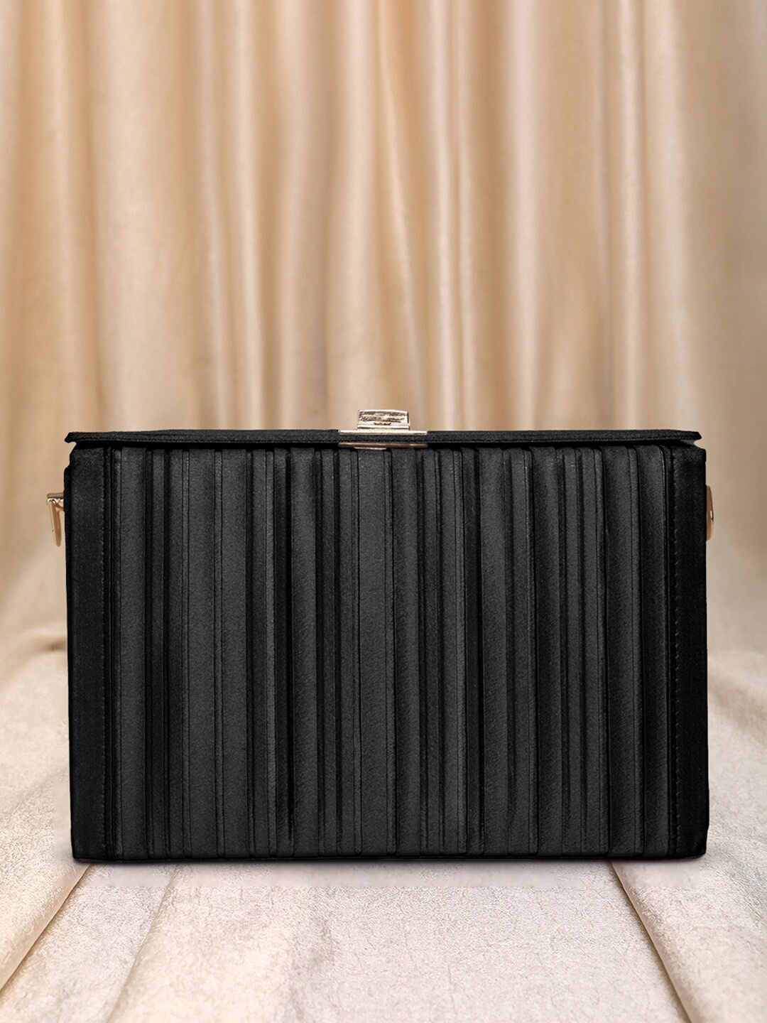 

Peora Striped Purse Clutch With Shoulder Strap, Black