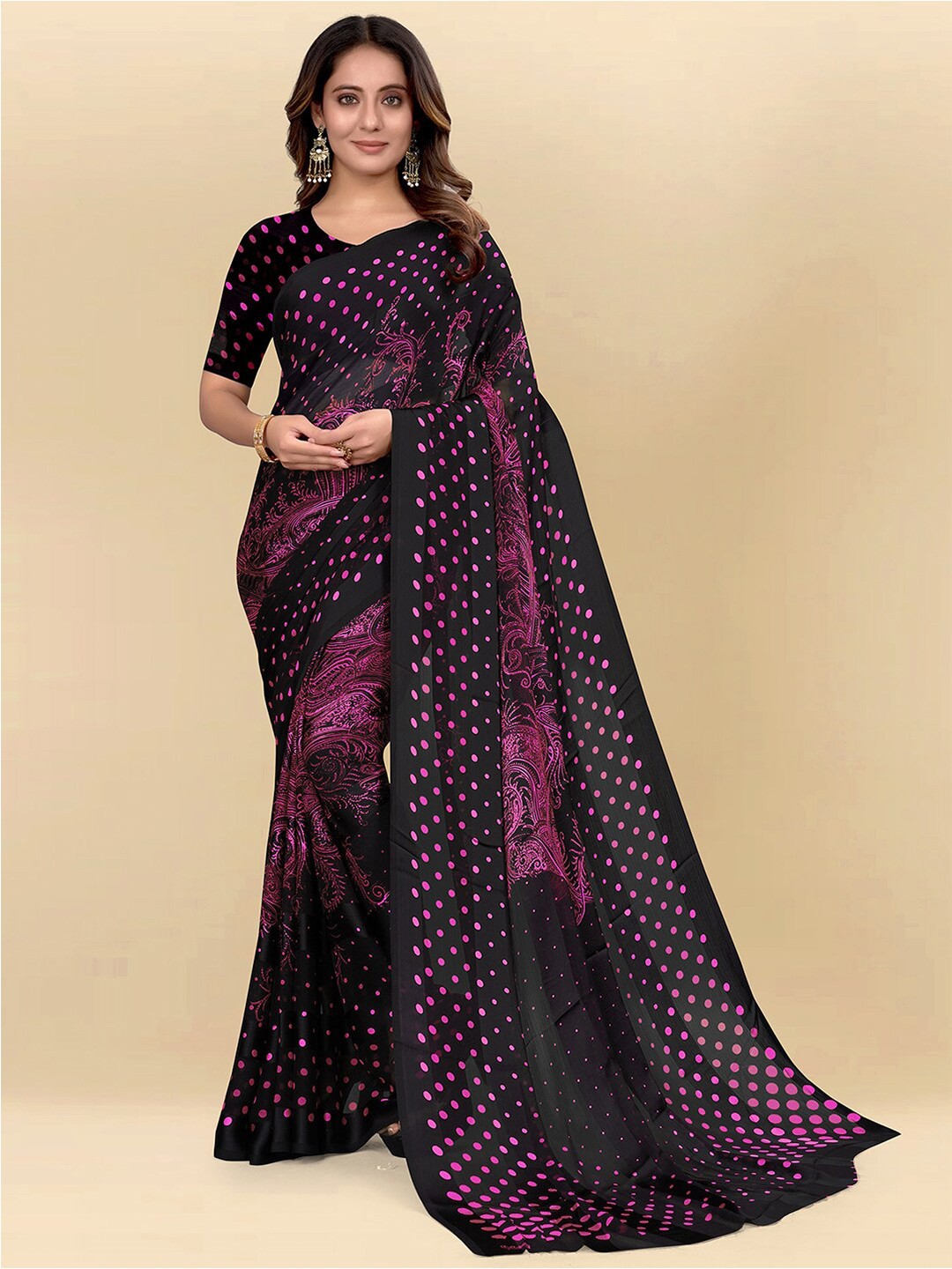 

Mitera Pink & Black Floral Printed Saree