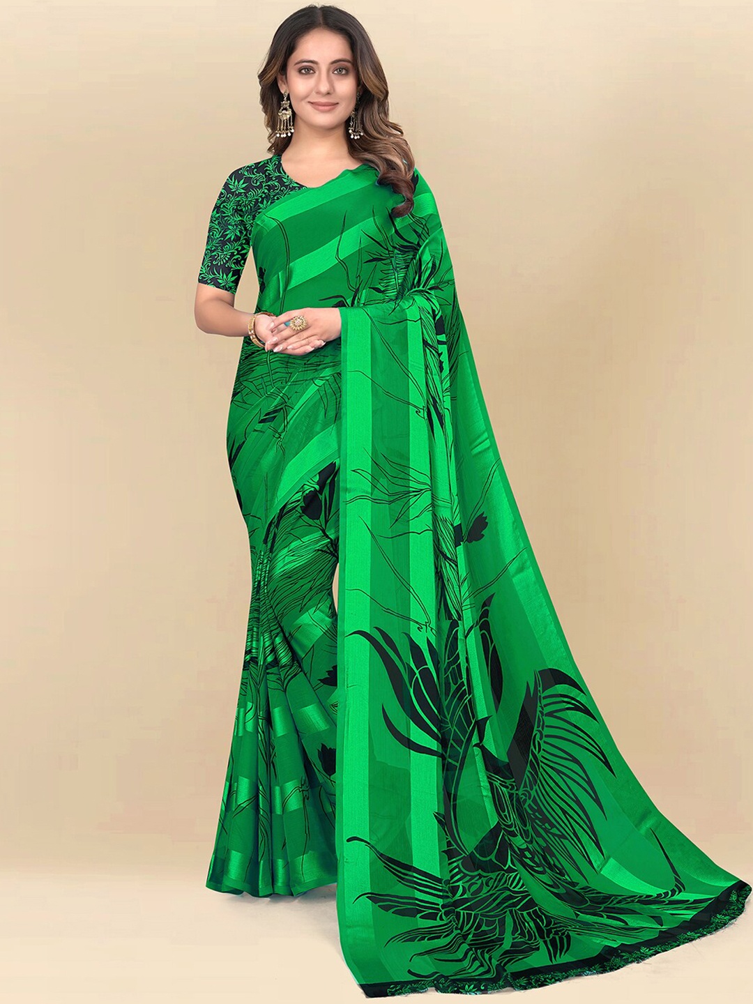 

Mitera Green & Black Abstract Poly Chiffon Saree With Blouse Piece