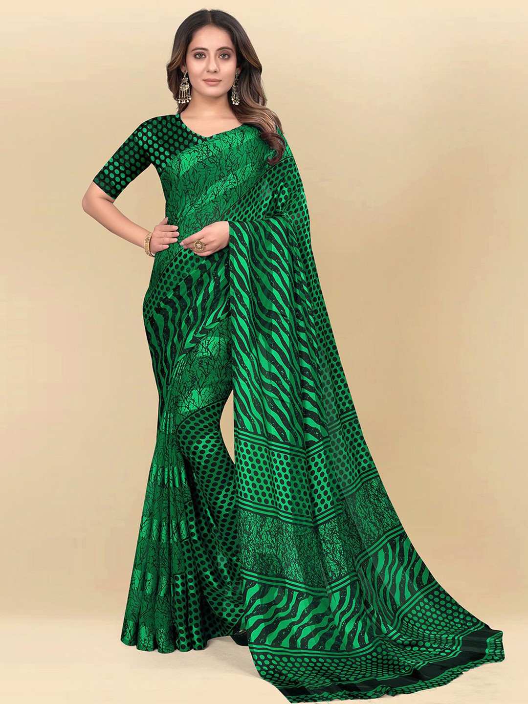 

Mitera Green & Black Abstract Printed Saree