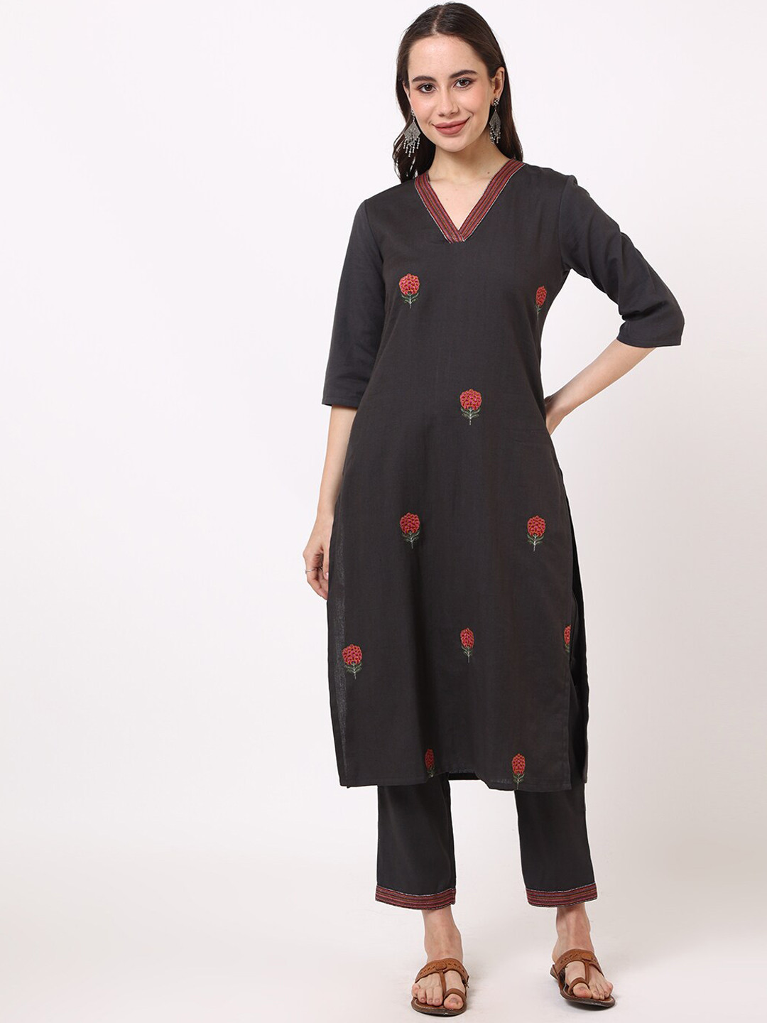 

UNTUNG Floral Embroidered Pure Cotton Kurta with Trousers, Grey