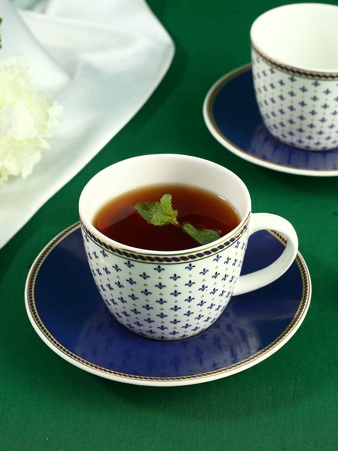 

Wonderchef Sicilia Set of 2 Fine Bone China Cup & Saucer - 200 ml, White