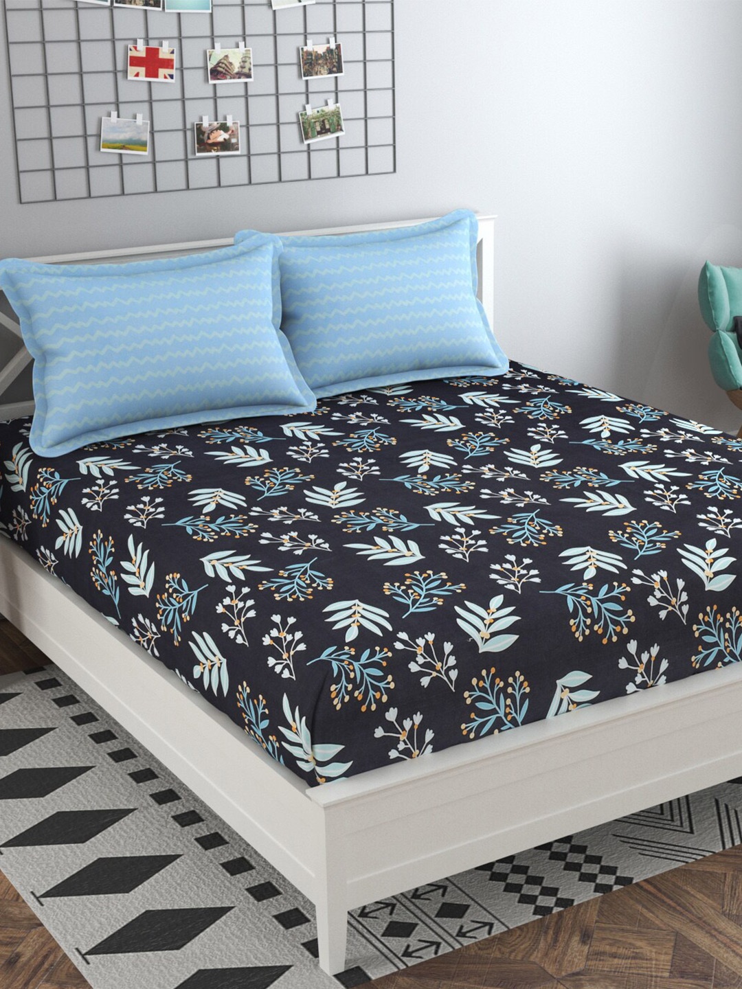 

MAFATLAL Blue & Black Floral 160 TC Queen Bedsheet With 2 Pillow Covers