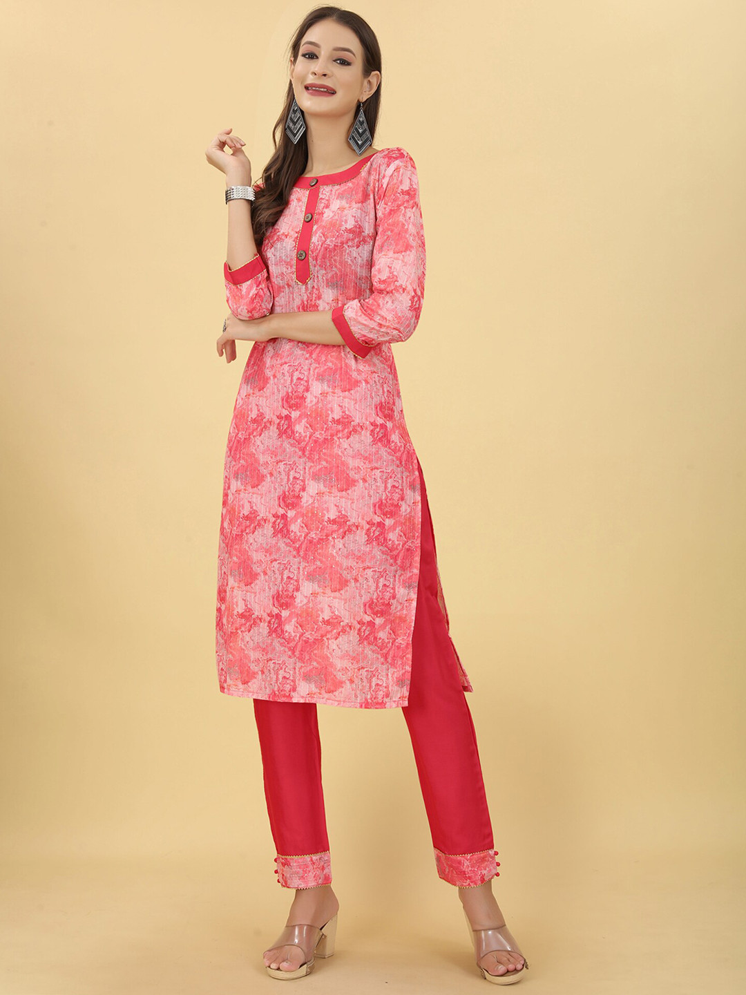 

UNITED LIBERTY Abstract Printed Sequinned Kurta with Pyjamas, Maroon