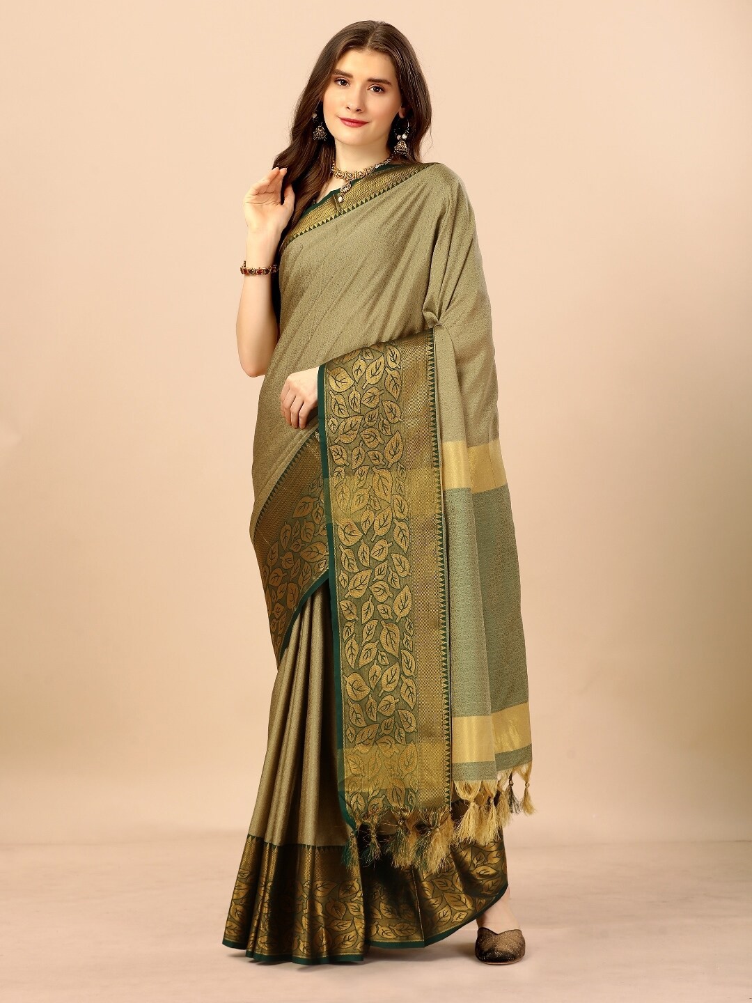 

AVANTIKA FASHION Ethnic Woven Design Zari Banarasi Saree, Cream