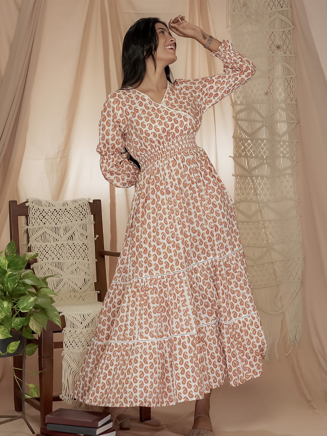 

Aaheli Ethnic Printed V-Neck Puff Sleeves Fit & Flare Maxi Dress, White