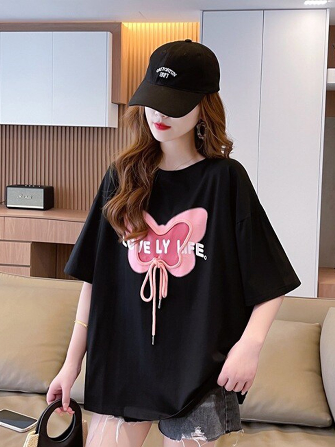 

BoStreet Black Printed Drop-Shoulder Pure Cotton Oversized Fit T-Shirt