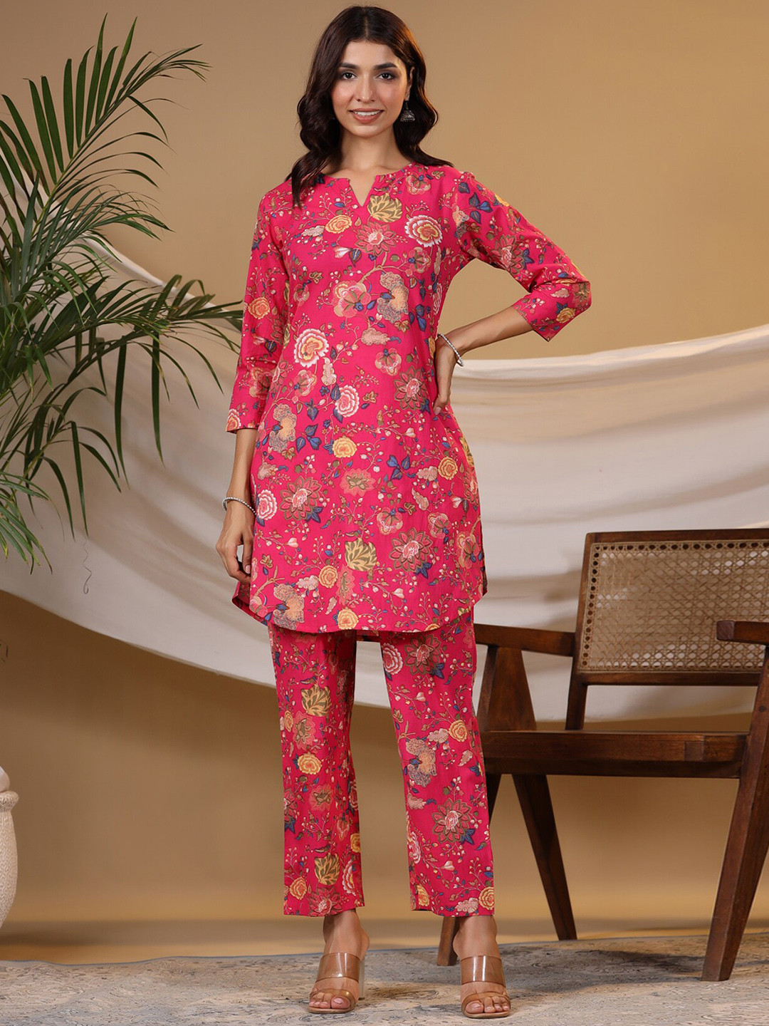 

Rain & Rainbow Floral Printed Pure Cotton Kurta with Trousers, Fuchsia