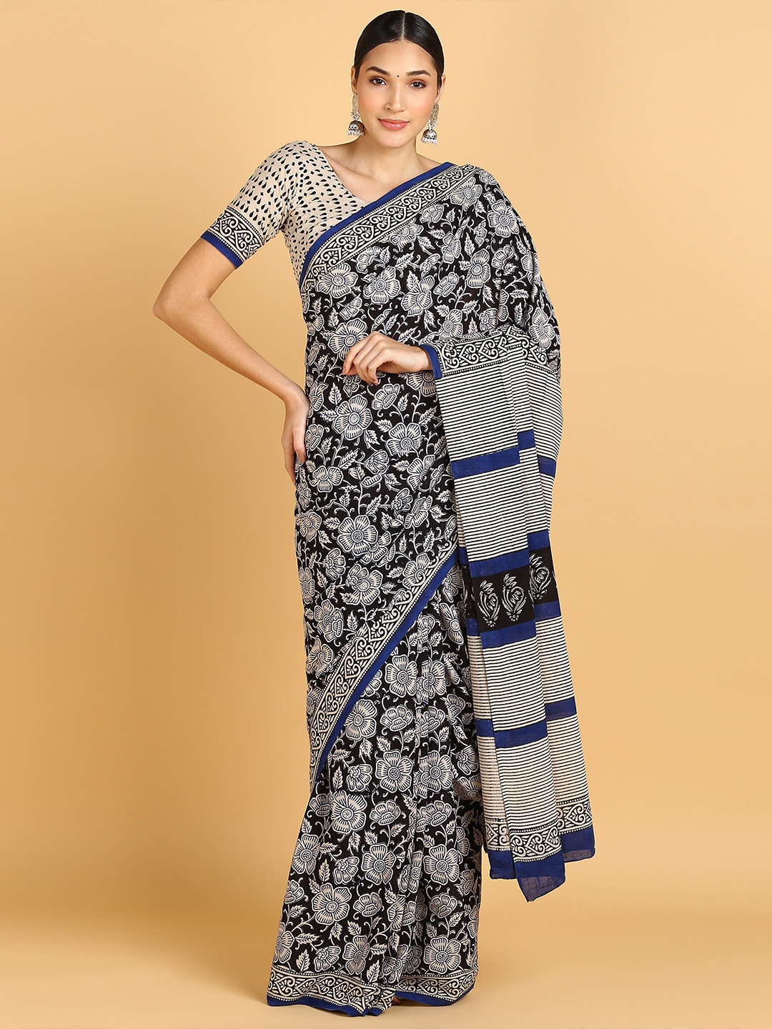 

BLOCKS OF INDIA Floral Printed Pure Cotton Block Print Saree, Black