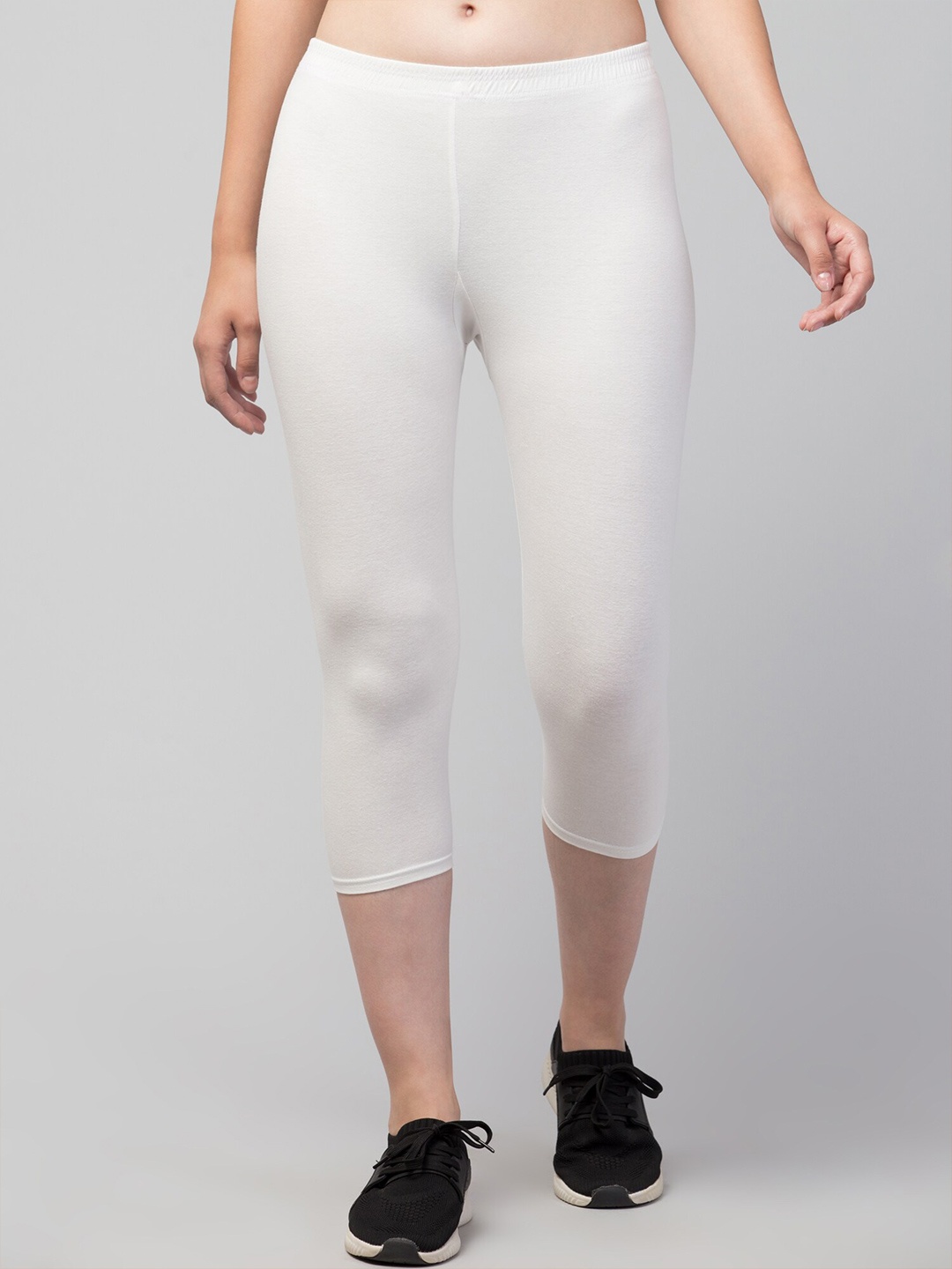 

Lebami Women Skinny Fit Capris, White